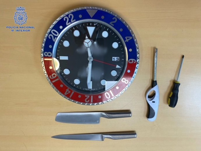 Efectos intervenidos al joven tras su detención.