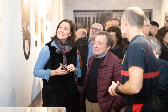 Una exposición en el Museo del Fuego honra la memoria de la víctimas del incendio de Tapicerías Bonafonte
