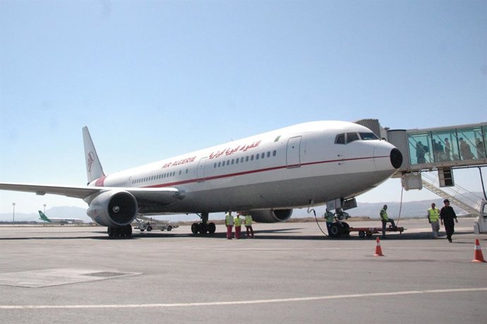 Archivo - Un avión de Air Algerie