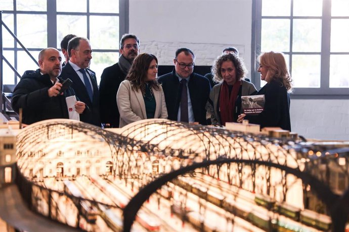 Las conselleras de la Generalitat Vilagr y Capella este viernes en Vilanova i la Geltrú (Barcelona)