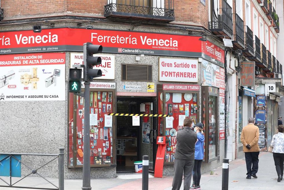 Archivo - Las microempresas son más puntuales en sus pagos que las grandes compañías a nivel global, según Informa.