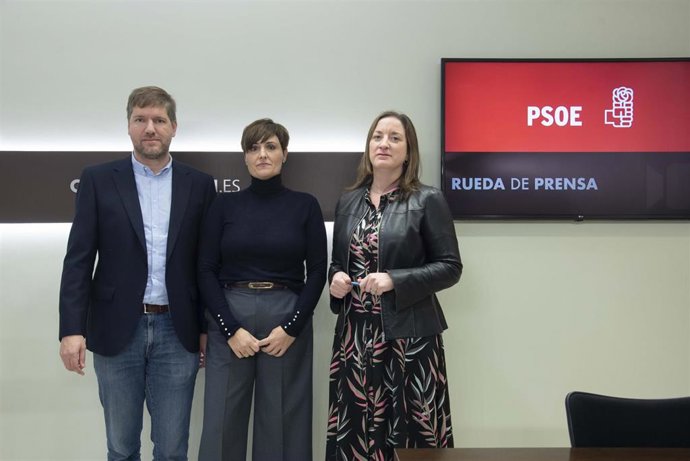 Los diputados del PSOE Marcel Iglesias, Leticia Soria y María Rodrigo.