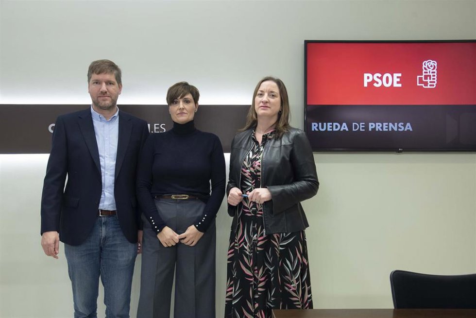 Los diputados del PSOE Marcel Iglesias, Leticia Soria y María Rodrigo.