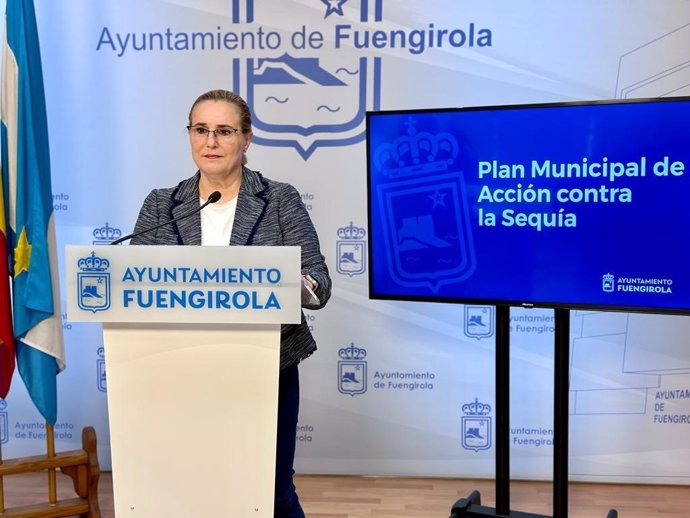 La alcaldesa de Fuengirola, Ana Mula, informa del plan contra la sequía