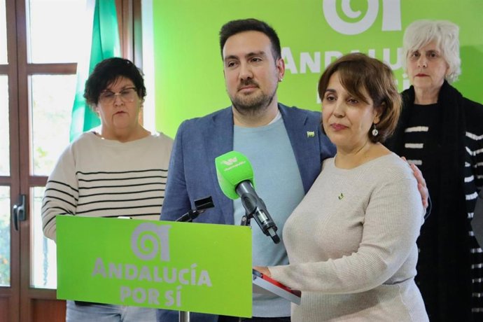 Lola Aquino junto a Christopher Rivas