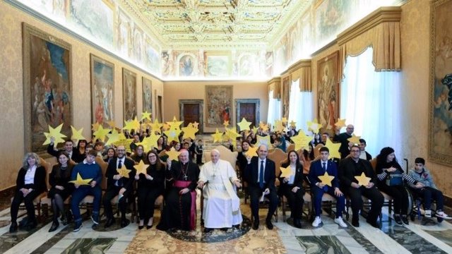 El Papa recibe a los niños de la Acción Católica italiana.