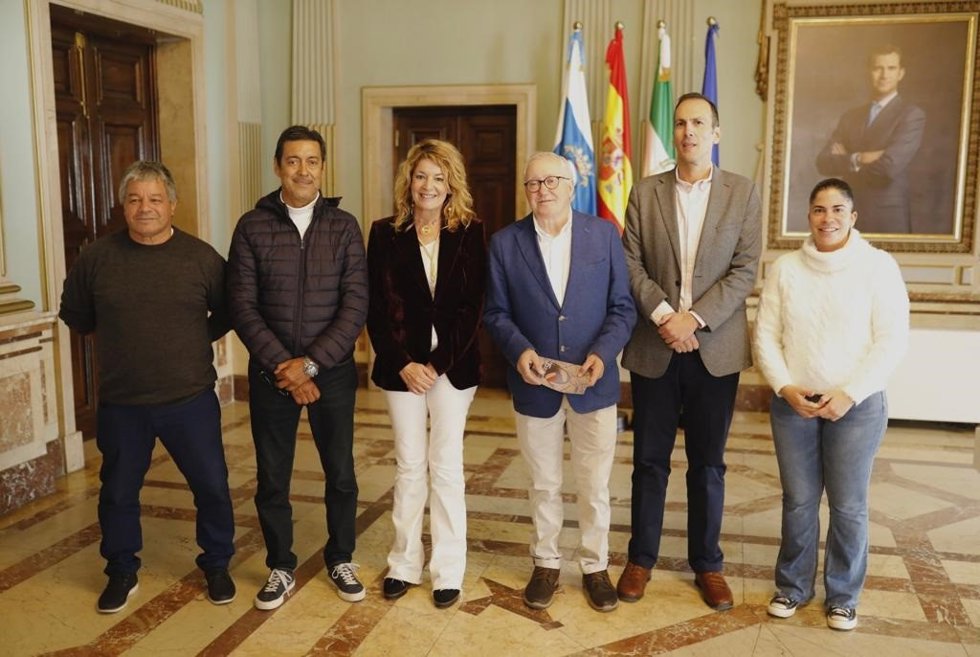 Recepción en el Ayuntamiento a los exjugadores del Recre Alzugaray y Luzardo.