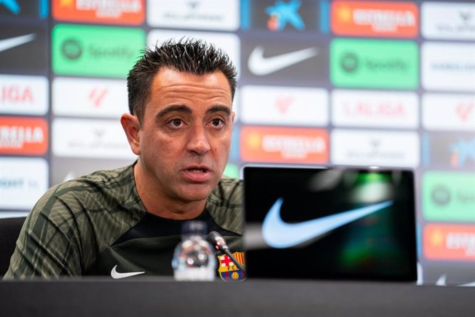 Archivo - El entrenador del FC Barcelona, Xavi Hernández, en rueda de prensa de LaLiga EA Sports