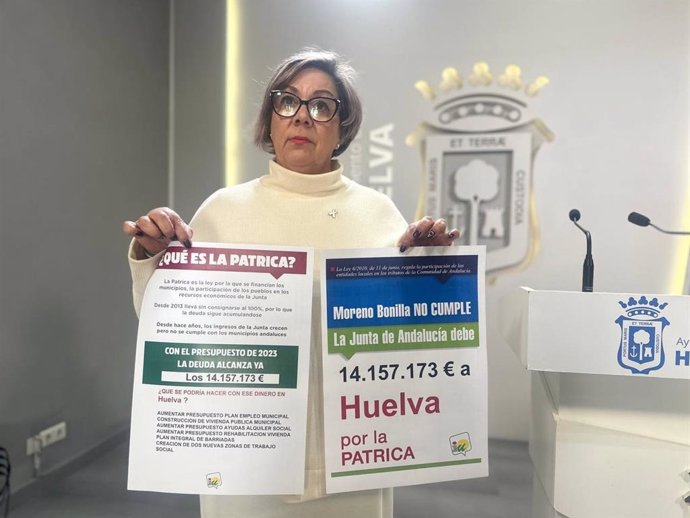 La portavoz de la Izquierda de Huelva en el Ayuntamiento de la capital onubense, Mónica Rossi.