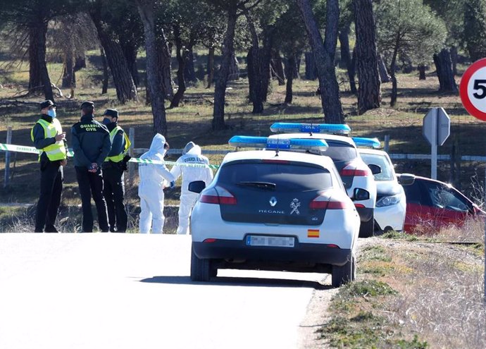 Archivo - Agentes de la Guardia Civil encuentran el cadáver de Esther López en Traspinedo. Foto archivo.