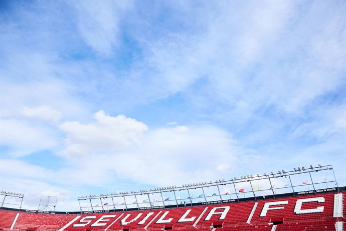 Archivo - General view before the Spanish league, LaLiga EA Sports, football match played between Sevilla FC and Real Madrid at Ramon Sanchez-Pizjuan stadium on October 21, 2023, in Sevilla, Spain.