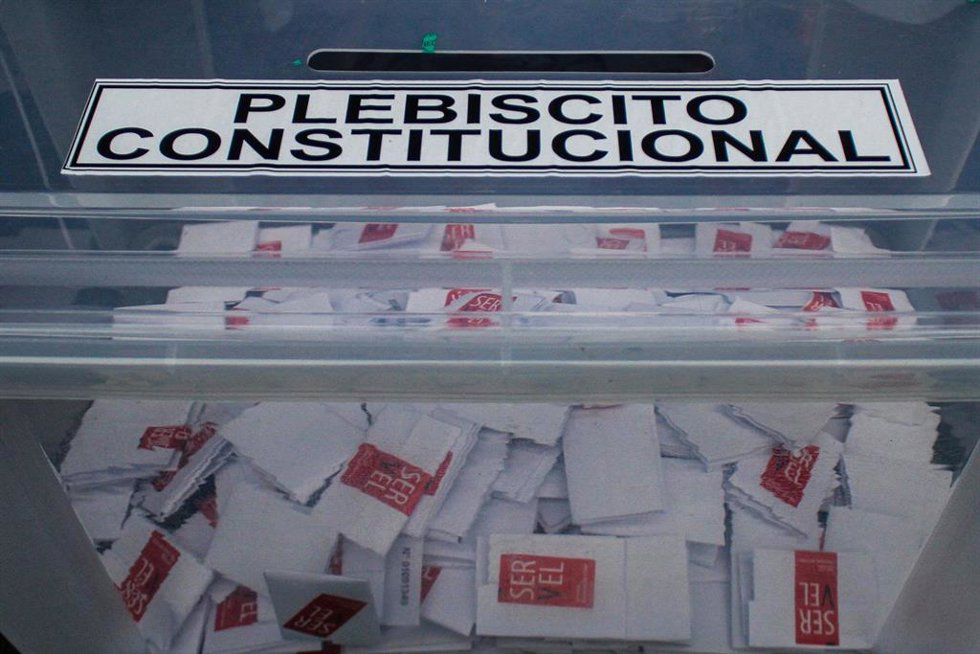 Archivo - Urna del último plebiscito constitucional de Chine, en septiembre de 2022.