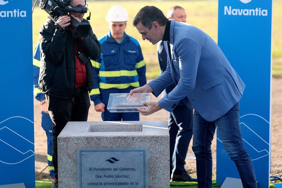 El presidente del Gobierno, Pedro Sánchez, visita las instalaciones del astillero de Navantia.
