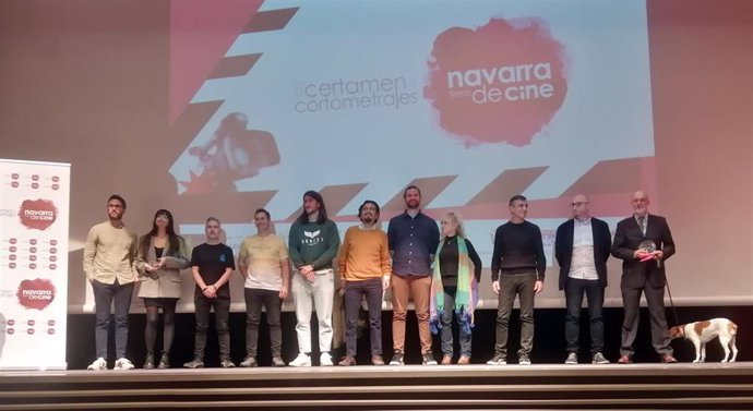 Foto de familia de los finalistas y ganadores de la undécima edición del certamen de cortometrajes 'Navarra, Tierra de Cine'