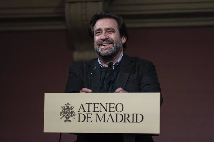 Archivo - El presidente del Ateneo de Madrid, Luis Arroyo, interviene durante el homenaje a Joaquín Maurín en el Ateneo de Madrid, a 13 de noviembre de 2023, en Madrid (España). 