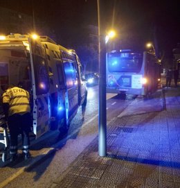 Accidente de autobús y coche.