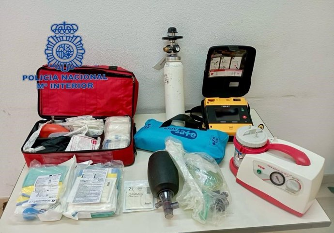 Detenido por romper la ventanilla de una ambulancia y sustraer material sanitario de gran valor