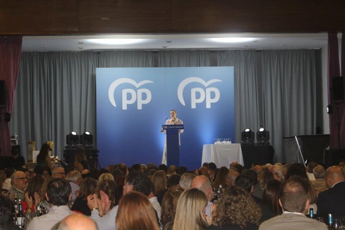 La presidenta del PP balear, Marga Prohens, en la tradicional cena de Navidad del Partido en las islas