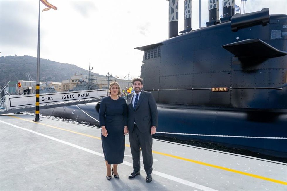 Noelia Arroyo junto al presidente del PPRM y de la Carm, Fernando López Miras