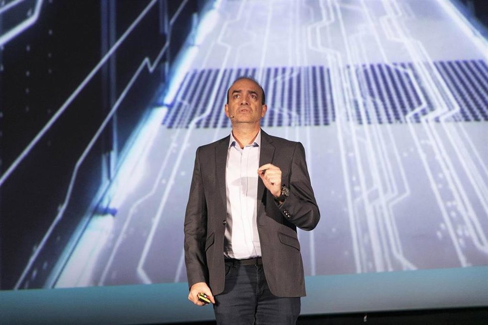 El asesor principal de Inteligencia Artificial e Innovación en el Goddard Space Flight Center y líder de la Estrategia de Tecnología de la Información de la NASA, Omar Hatamleh, durante su intervención en el Dell Technologies Forum