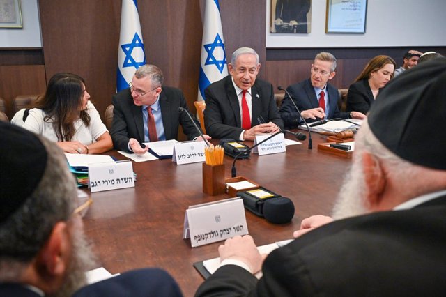 Archivo - El primer ministro israelí, Benjamin Netanyahu, durante una reunión del Consejo de Ministros