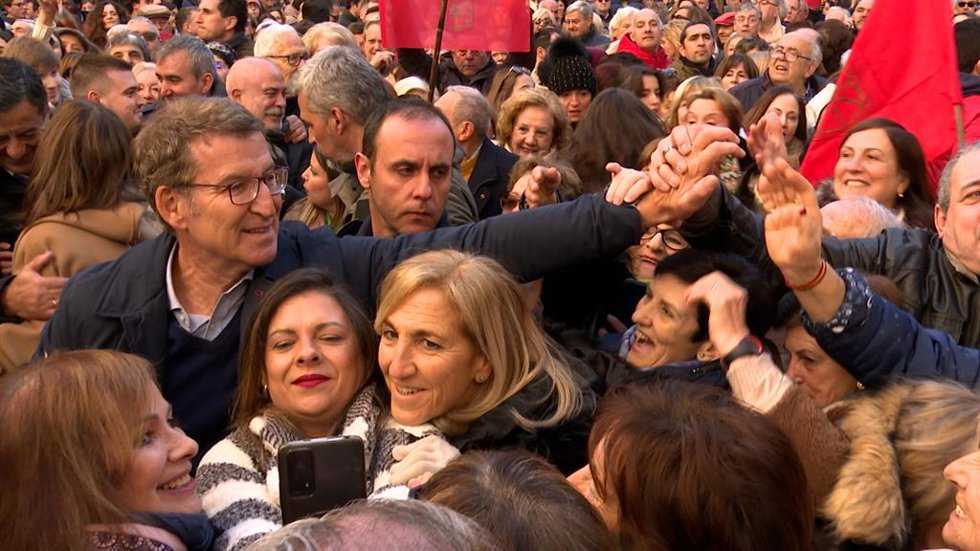 Feijóo dice que la moción en Pamplona es "la primera factura" del "pacto encapuc
