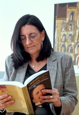 La rectora de la Universidad de Huelva presenta su nuevo libro sobre la figura de Wilhelm Sundheim