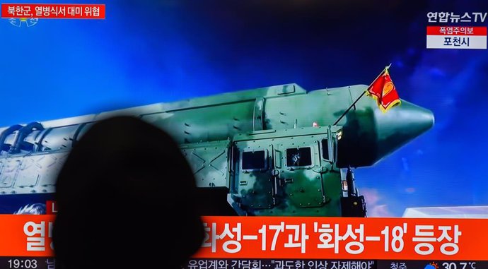 Archivo - July 28, 2023, Seoul, South Korea: A TV screen shows an image of solid-fuel Hwasong-18 intercontinental ballistic missile (ICBM) at a military parade to mark the 70th anniversary of the signing of the armistice that halted the 1950-53 Korean War