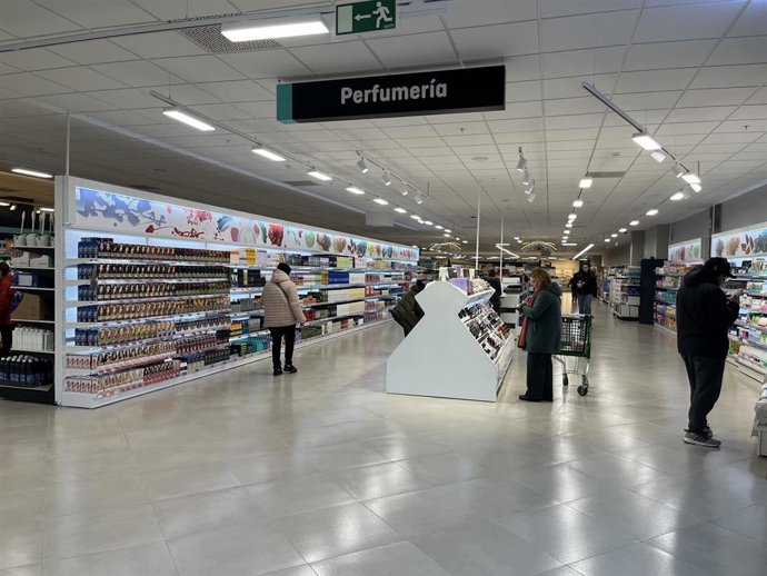 Mercadona abre una nueva tienda en San Juan de la Peña, en Zaragoza.