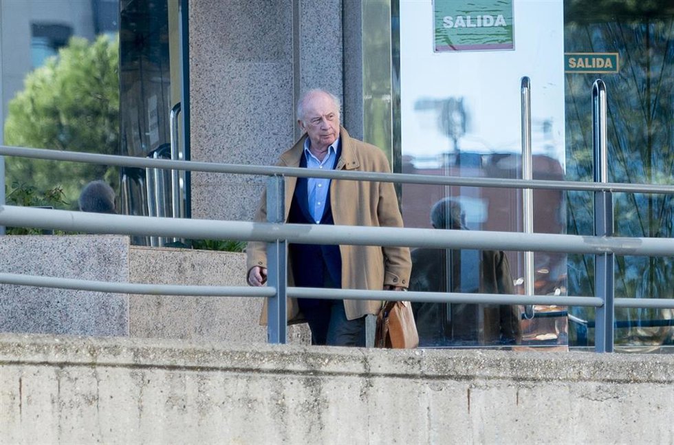 El exvicepresidente del Gobierno y exdirector gerente del Fondo Monetario Internacional (FMI), Rodrigo Rato, a su salida del juicio por el Caso Rato, en la Audiencia Provincial de Madrid, a 15 de diciembre de 2023, en Madrid (España). Hoy se inicia la