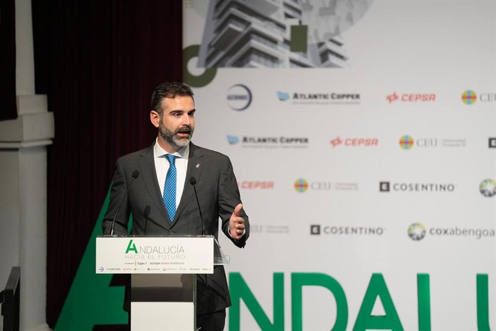 El consejero de Sostenibilidad, Medio Ambiente y Economía Azul y portavoz del Gobierno andaluz, Ramón Fernández-Pacheco, en las Jornadas 'Andalucía hacia el futuro', organizadas por Europa Press, en colaboración con la Fundación Cajasol, este lunes