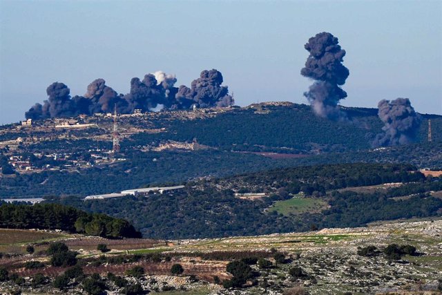 Columnas de humo tras una serie de ataques del Ejército de Israel contra el sur de Líbano (archivo)