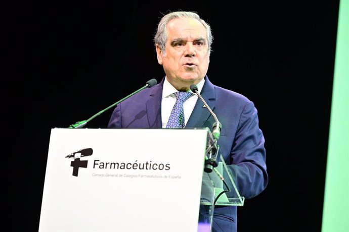 Archivo - Imagen de archivo del presidente del Consejo General de Colegios Farmacéuticos, Jesús Aguilar.