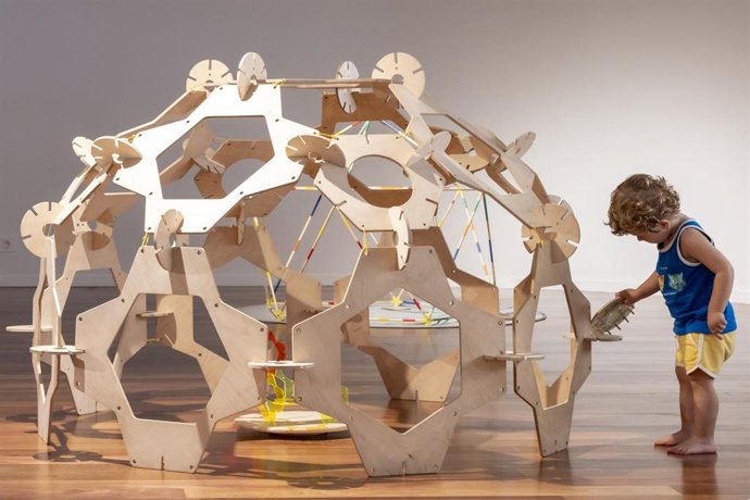 Archivo - El IVAM propone 'clubbing' con raíces populares, juegos en familia y creación contemporánea en su programa navideño