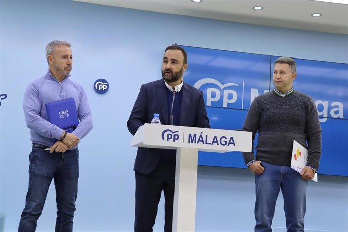El diputado nacional por el PP de Málaga Mario Cortés en rueda de prensa en Málaga