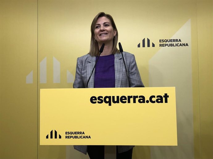 La portavoz de ERC, Raquel Sans, en una rueda de prensa en la sede del partido