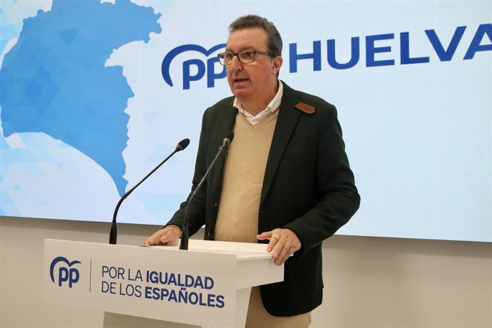 Manuel Andrés González, presidente del PP de Huelva.