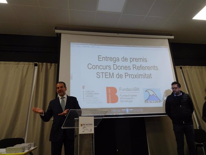 Entrega premios concurso 'Mujeres referentes STEM'