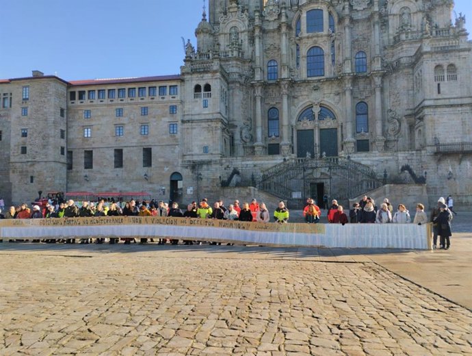 Concentración en la Praza do Obradoiro en memoria de los migrantes muertos en su intento por alcanzar Europa