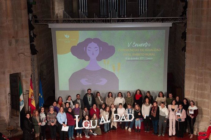 Asociaciones y Ampas de toda la provincia de Cáceres han participado este lunes en el V Encuentro de Experiencias de Igualdad en el Ámbito Rural