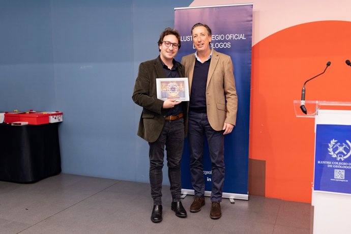 Manuel Iglesias recibe el premio Eduardo Hernández-Pacheco