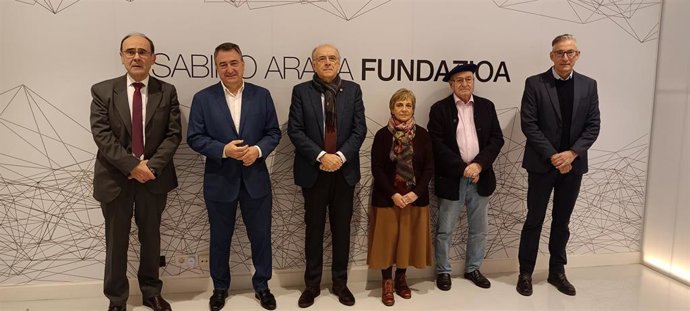 El magistrado Jaime Tapia, el portavoz del PNV en el Congreso, Aitor Esteban, y el presidente de Euskaltzaindia, entre otros ponentes, en una jornada de la Fundación Sabino Arana, en Bilbao