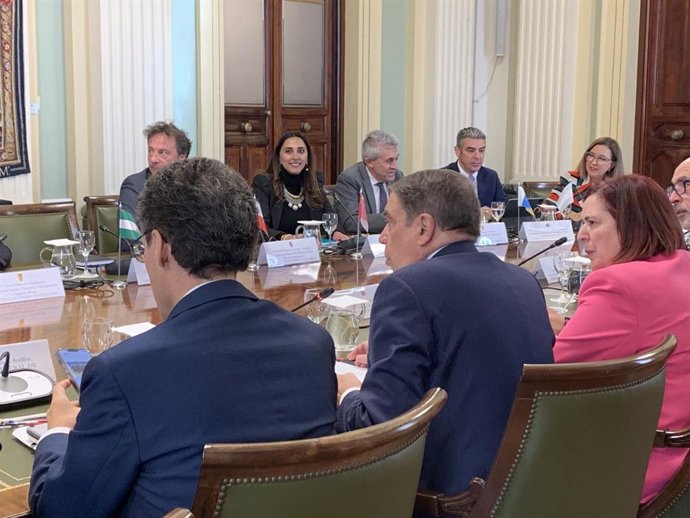 La consejera de Agua, Agricultura, Ganadería y Pesca, Sara Rubira, en el encuentro de los consejeros autonómicos con el ministro de Agricultura, Pesca y Alimentación, Luis Planas