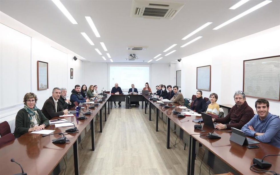 El consejero Chivite ha presidido la primera Comisión de Ordenación del Territorio (COT) de la legislatura.