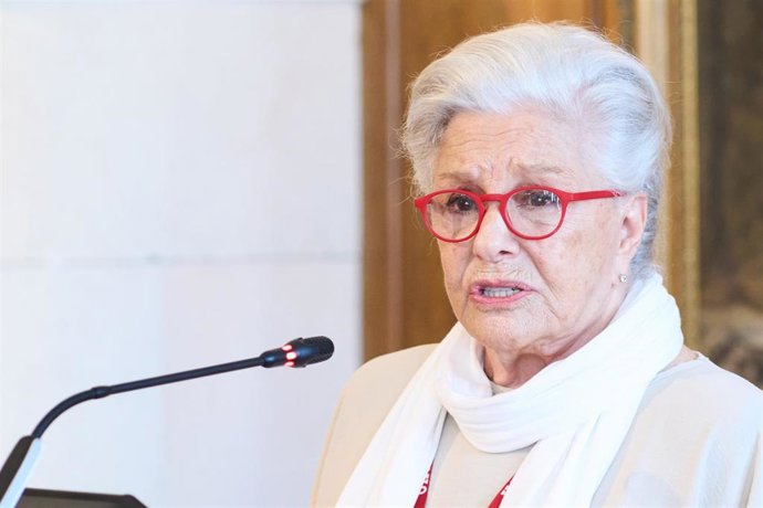 Archivo - La actriz Lola Herrera en la UIMP.