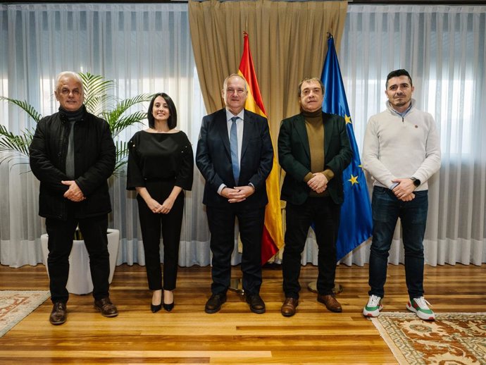 El ministro de Industria, Jordi Hereu, se reúne con representantes de UGT FICA