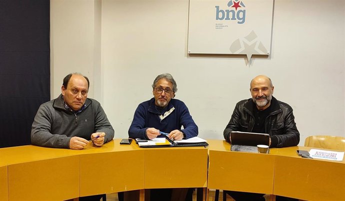 El diputado del BNG en el Congreso, Néstor Rego, mantiene una reunión con representantes de la Federación Rural Galega (Fruga).