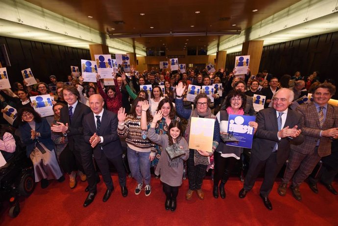 La Asociación de Acogimientos Familiares de Aragón (ADAFA) gana el 22 Premio Ebrópolis