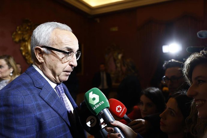 Alejandro Blanco, presidente del COE, atiende a los medios