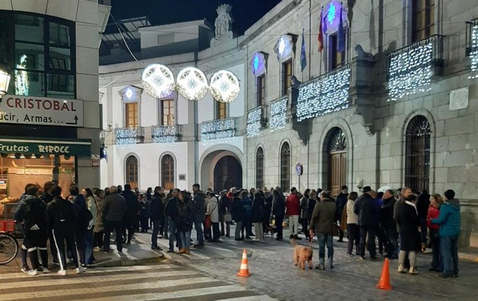 Concentración en apoyo a la huelga de hambre de 'Unidos por el Agua' celebrada ante el Ayuntamiento de Pozoblanco.